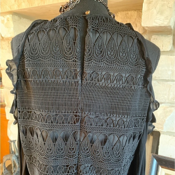 Alice & Tricia Silk Lace Top Cold Shoulders - Picture 5 of 12